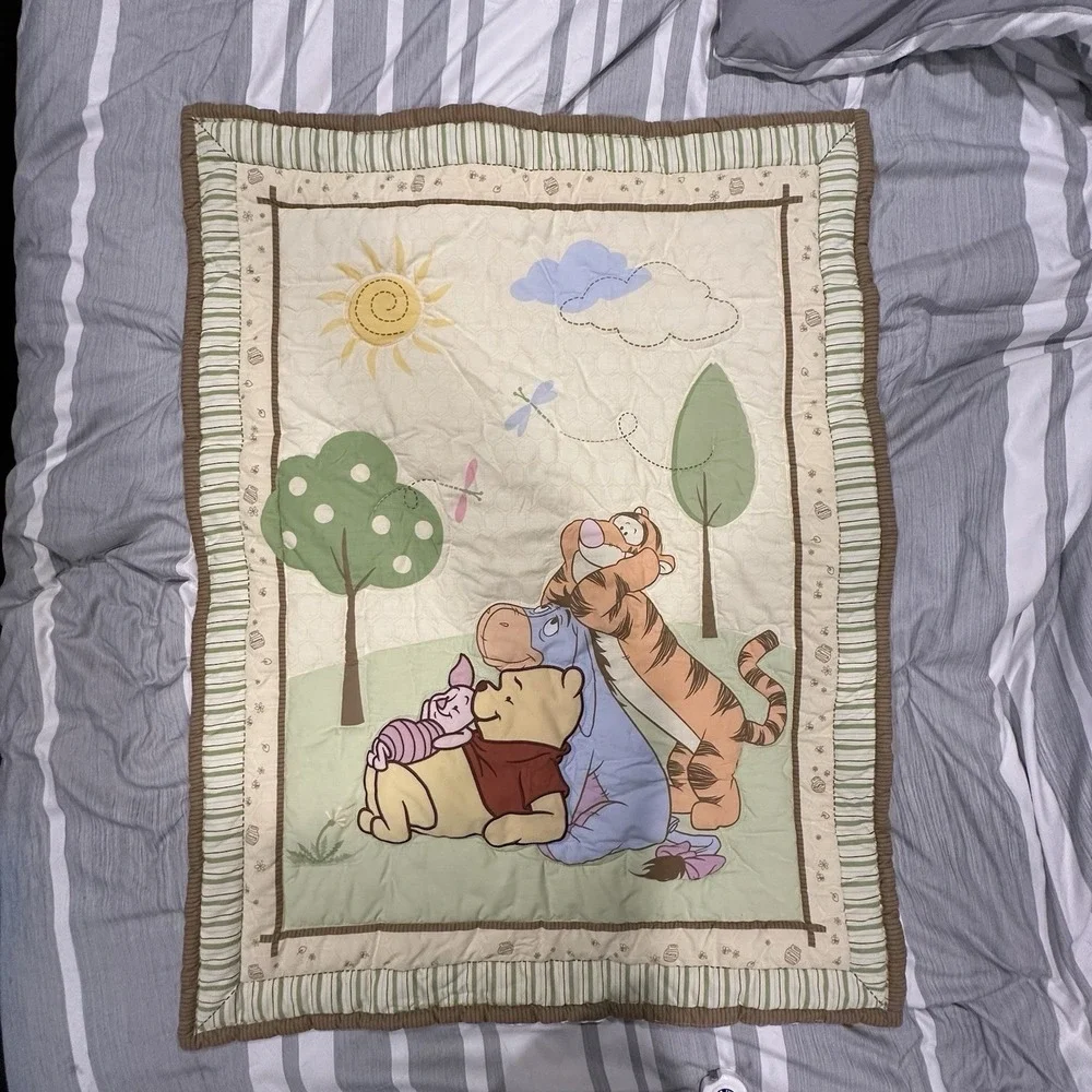 Winnie the Pooh Tigger Piglet Eeyore Baby Quilt Blanket Comforter Puff Crib